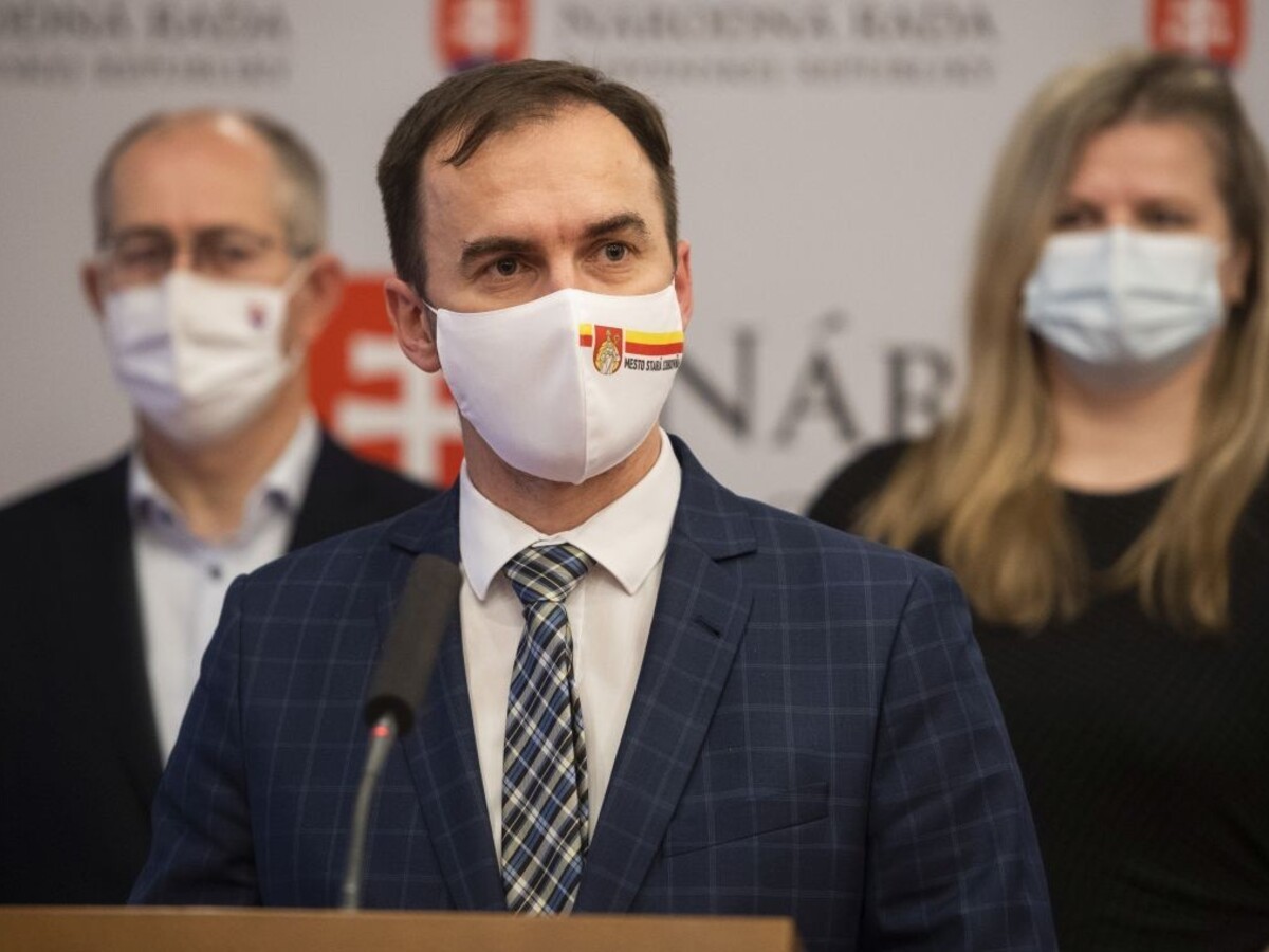 OĽANO nechce vytĺkať body. Núdzový stav podporili všetci