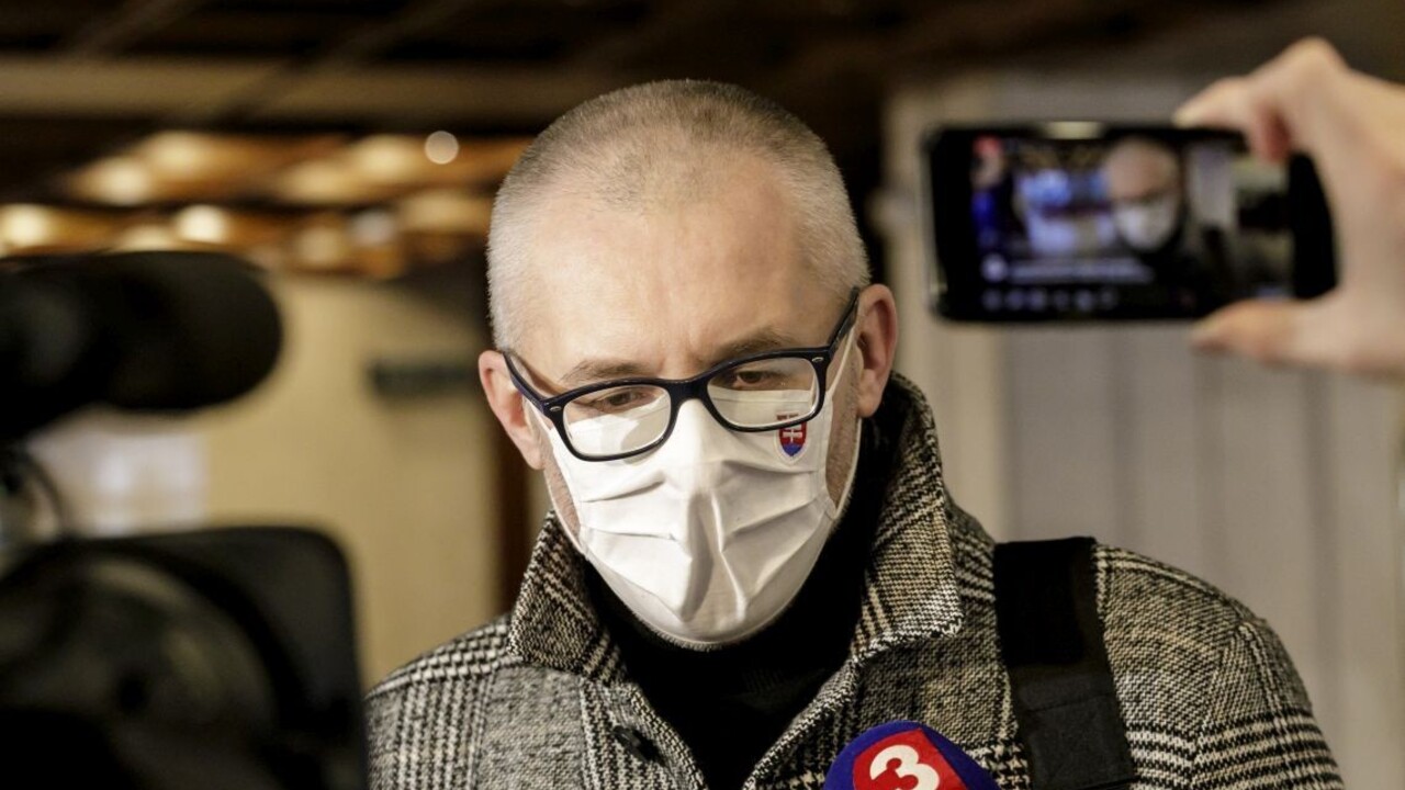 V Hlohovci stúpa napätie. Primátorovi Kollárovi okresali právomoci