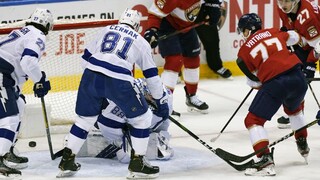 NHL: Černák sa v počte triumfov vyrovnal Kopeckému, má na konte i prvenstvo