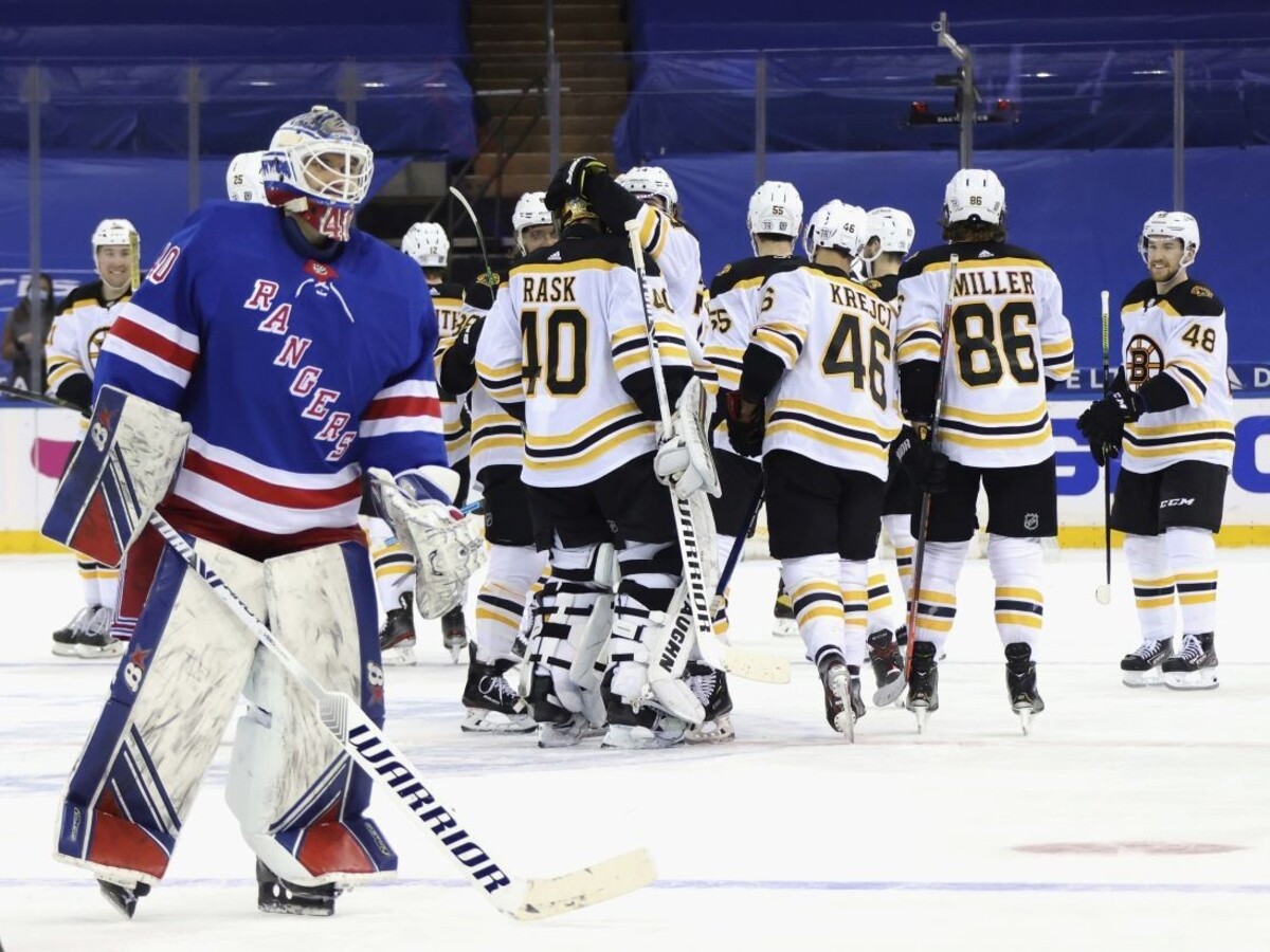 NHL: NY Rangers rozstrieľali Boston. Zápas si užili už aj diváci
