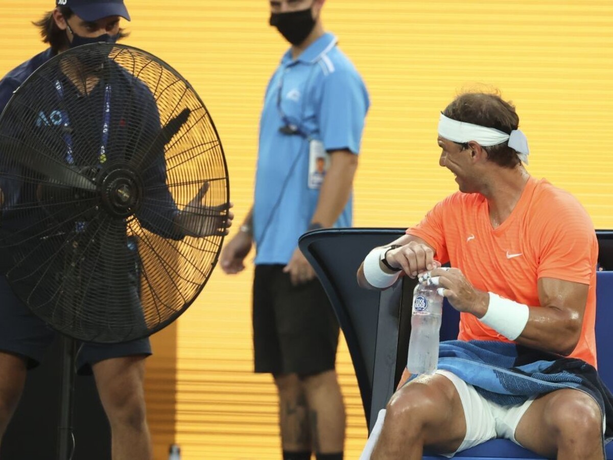 Nadal si na turnaji v Acapulcu nezahrá, má problémy s chrbtom