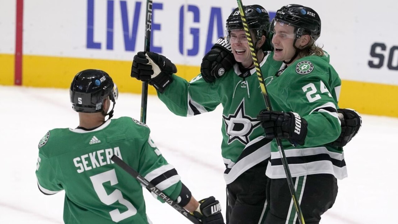 NHL: V repríze finále proti sebe nastúpili Černák a Sekera