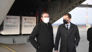 Sputnik je na Slovensku. V Košiciach pristálo lietadlo s ruskou vakcínou