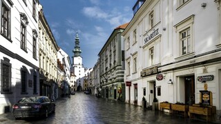 Čakáme na vás, odkázala Bratislava turistom v krátkom videu