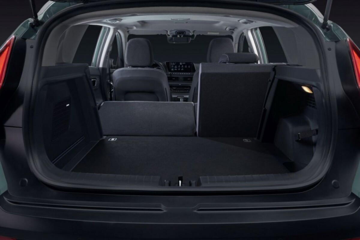 hyundai-bayon-trunk-03_aae21590.jpg