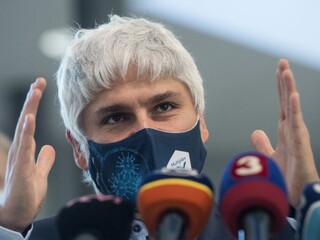 Čekan ukázal jasný dôvod, prečo musí byť vakcína pred používaním schválená