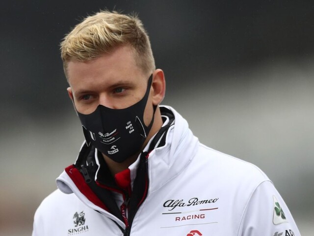 Haas má nový monopost, Schumacher bude jazdiť vo farbách ruskej trikolóry