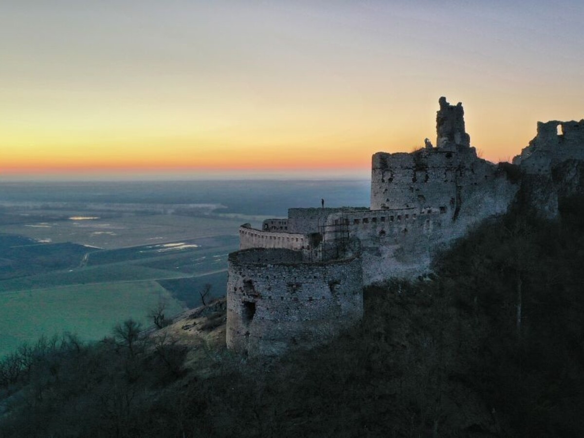 FOTO našich čitateľov: Veľkolepé západy slnka v Malých Karpatoch
