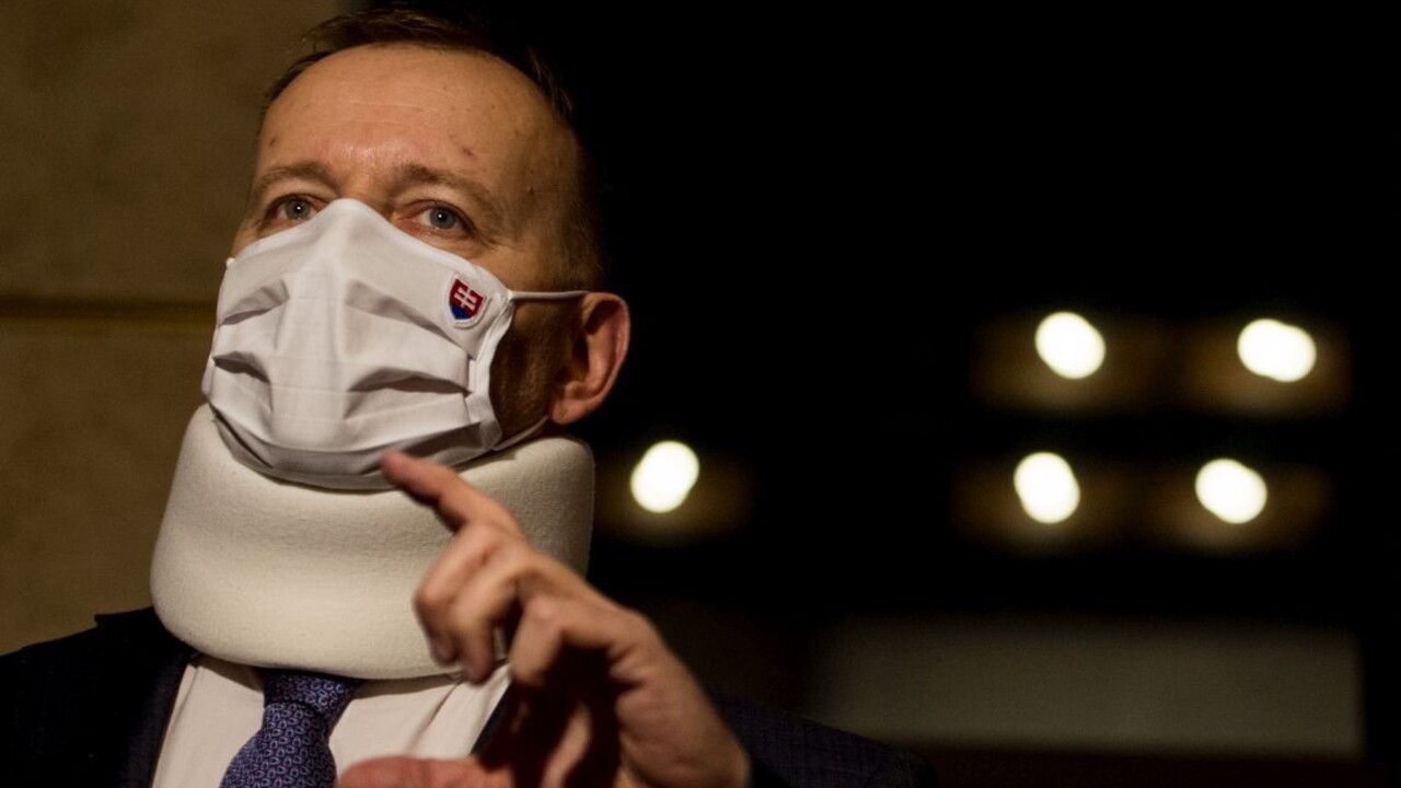 Zaočkovali Kollára a iných poslancov. Papalášizmus, tvrdí Kaliňák