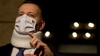 Zaočkovali Kollára a iných poslancov. Papalášizmus, tvrdí Kaliňák