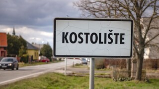 Rok s covidom: Obavy vystriedala únava, hovorí starosta sídla pacienta nula