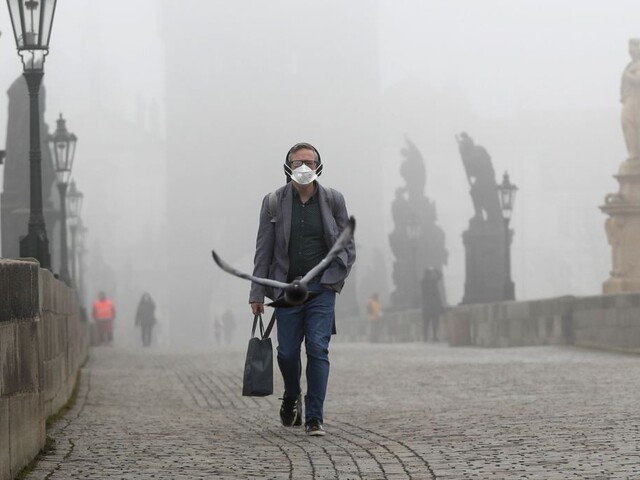 Nákaza nepoľavuje, z Česka hlásia tretie najvyššie víkendové čísla