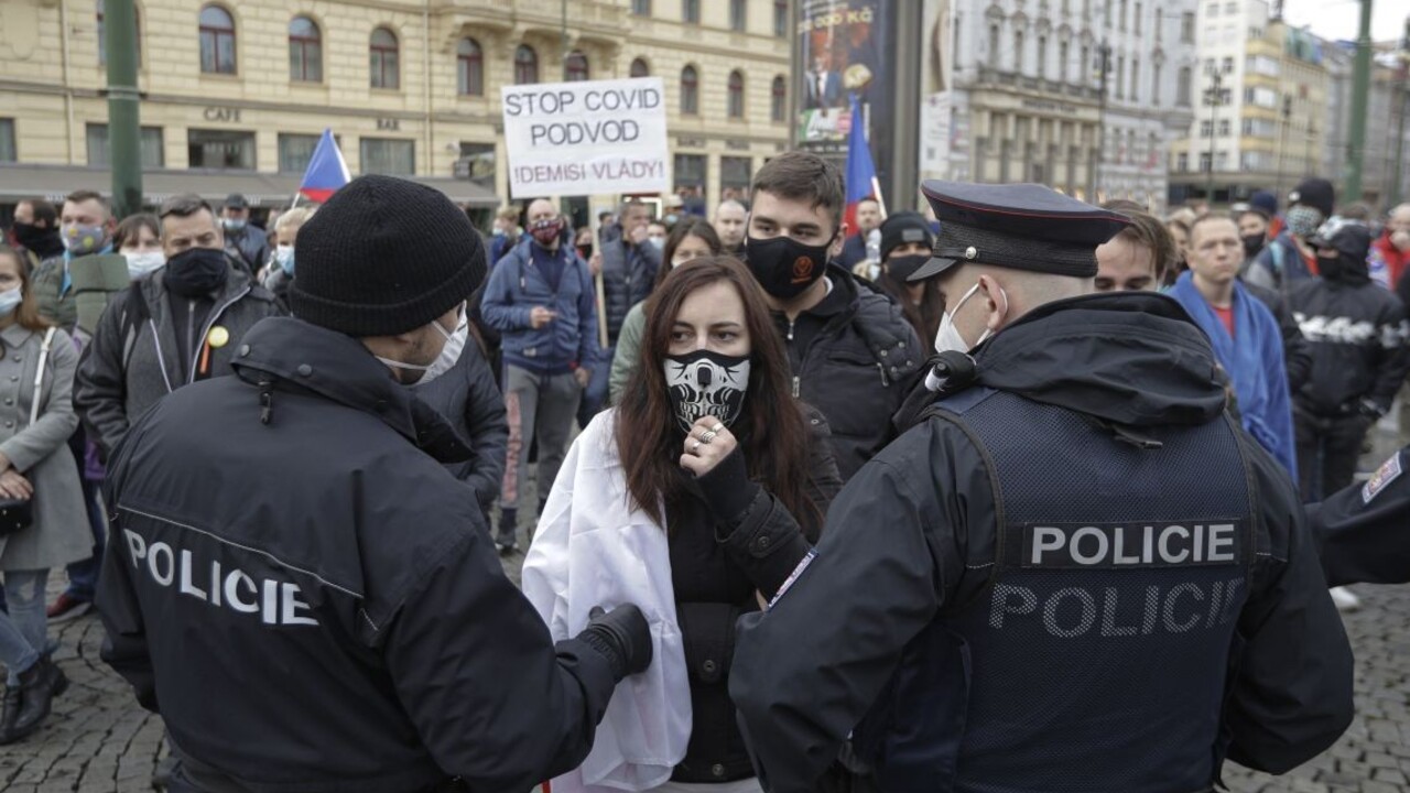 Na protest budú dohliadať stovky policajtov, autobusy s demonštrantmi otočili