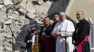 Bratstvo je silnejšie ako bratovražda. Pápež navštívil bývalé centrum ISIS
