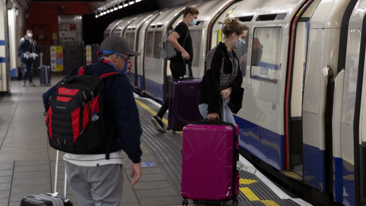 Briti spustili novú štúdiu. Zdravých zámerne vystavia nákaze