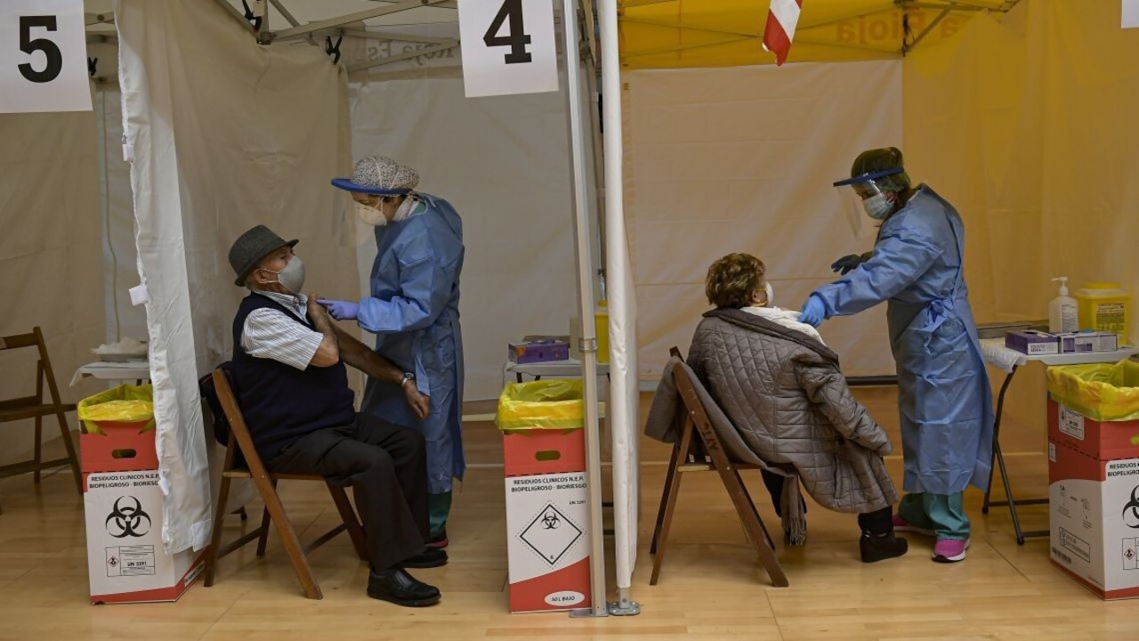 Šéfka eurokomisie avizuje výrazný jarný posun s vakcínami