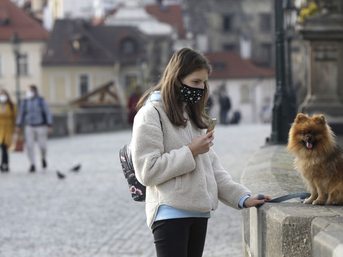 V Česku pribudli tisíce nakazených, situácia sa však mierne zlepšila