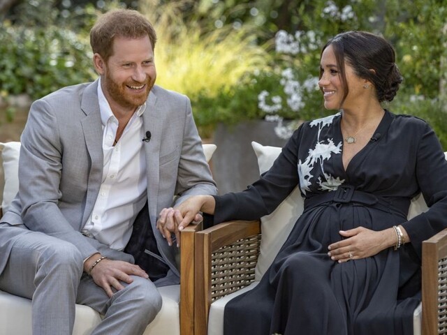 Myslela na samovraždu. Meghan a Harry opísali odchod z kráľovskej rodiny