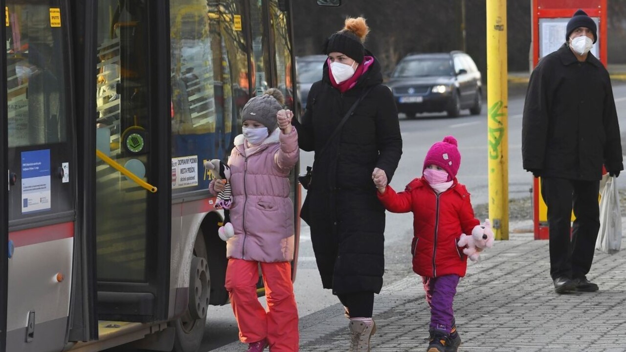Musí byť bez ventilu, predajca je kľúčový. Ako kúpiť ten správny respirátor?