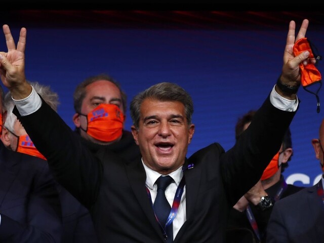 Novým prezidentom Barcelony je Laporta, hlasovania sa zúčastnil aj Messi