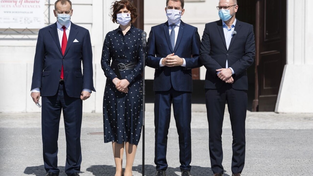 Kríza vládnej koalície: Kluby čaká rokovanie o tom, ako ďalej