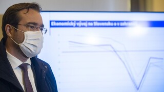 Krivka sa zlomila. Situácia na Slovensku sa mierne zlepšuje