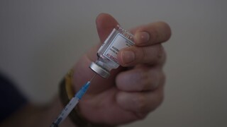 Epidemická situácia na Slovensku sa mierne zlepšuje, pomohla vakcinácia