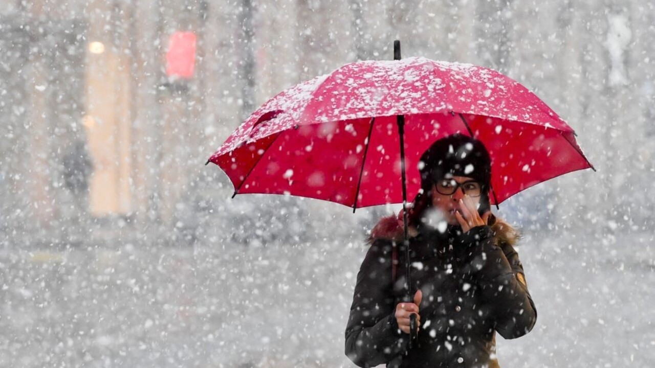 Čoskoro sa k nám vráti sneh, môže skomplikovať dopravu