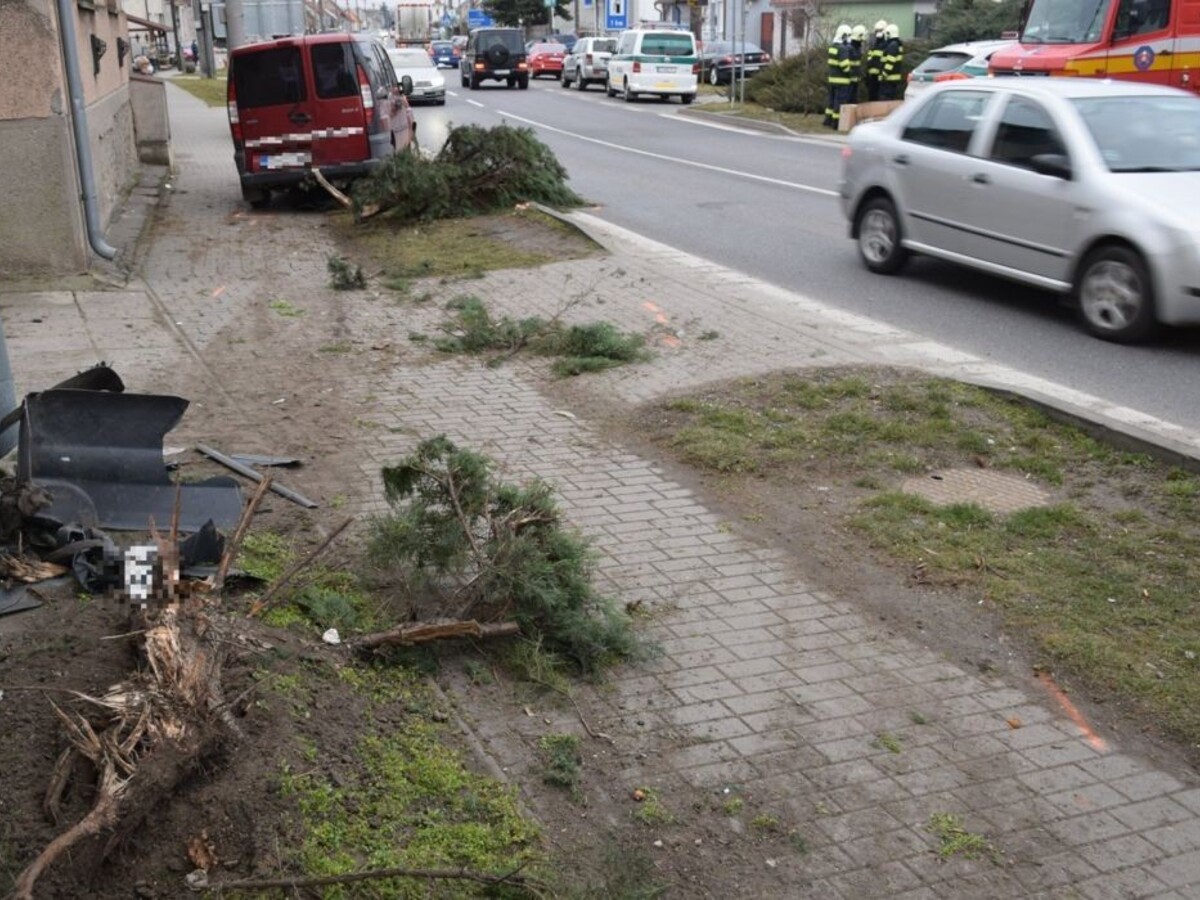 Nezodpovední vodiči opäť za volantom. Alkohol spôsobil nehodu