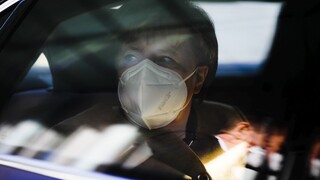 Škandál v Nemecku. Poslanci sa mali obohatiť na respirátoroch