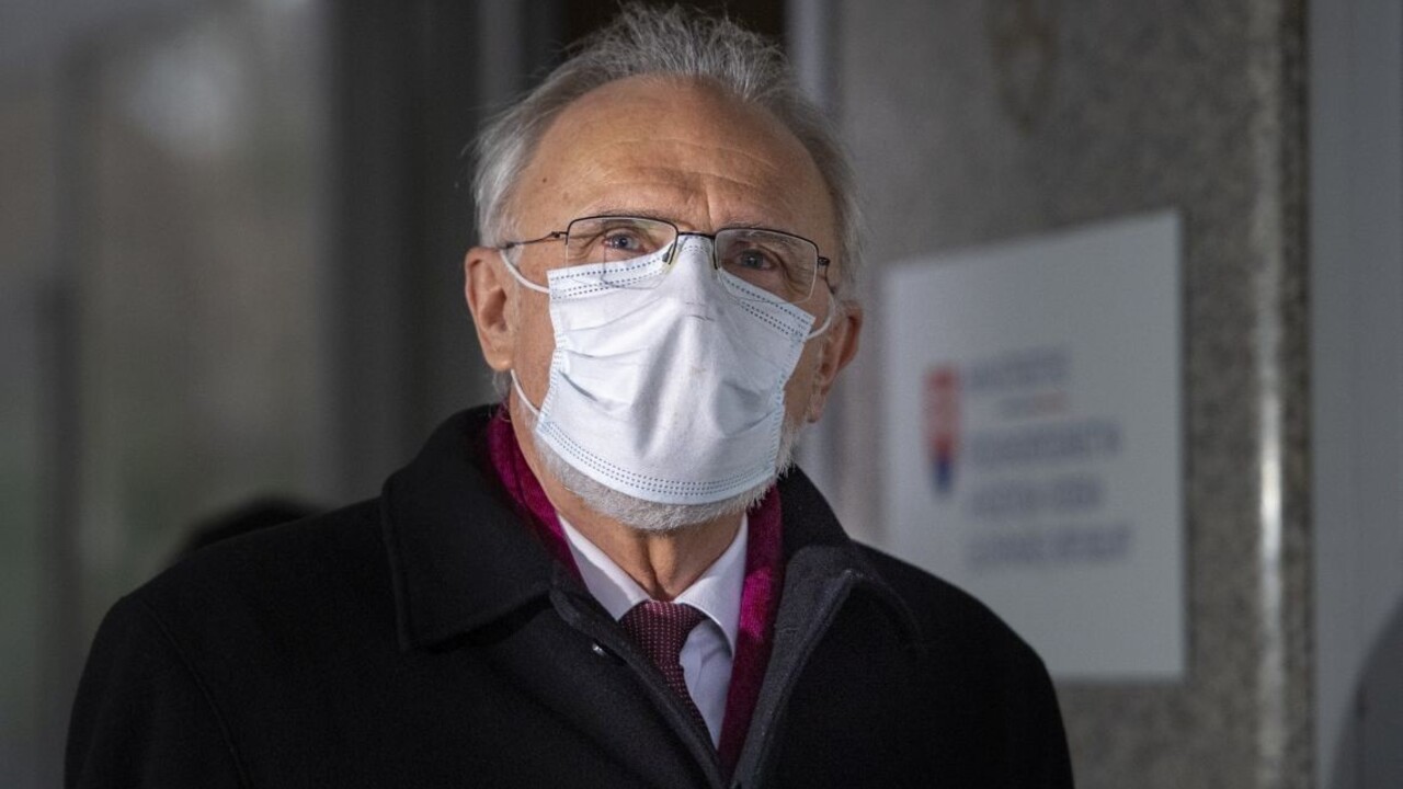 Otázku odchodu Mičovský považuje za predčasnú, chce jednať s premiérom