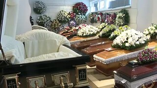 Exšéf pohrebníctva si za poplatkami stojí, podľa mesta sú neprimerané