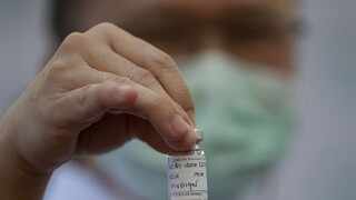 Nie je dôvod prestať očkovať AstraZenecou, upokojuje WHO