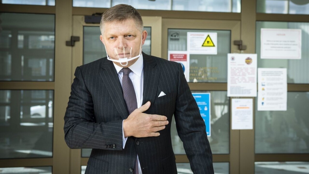 Fico o šéfovi tajných: Divadlo, ktoré zakrýva nečinnosť vlády