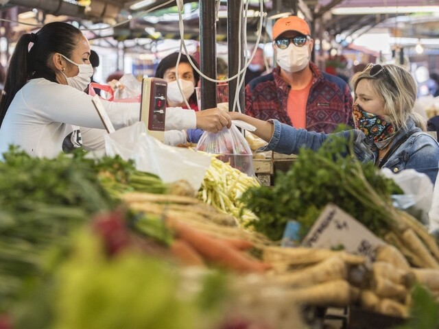Trhovisko i street food v bratislavskom Starom Meste museli zavrieť
