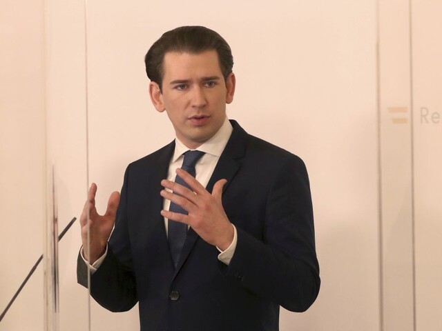Rakúsky exkancelár odchádza z politiky. Ako dôvod uvádza narodenie potomka
