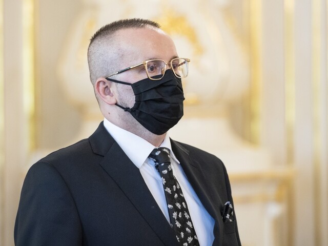 Prokurátor podal návrh na väzobné stíhanie šéfa SIS Pčolinského