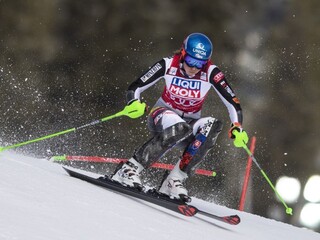 Vlhová urobila po štarte v prvom kole chybu, viedla Shiffrinová