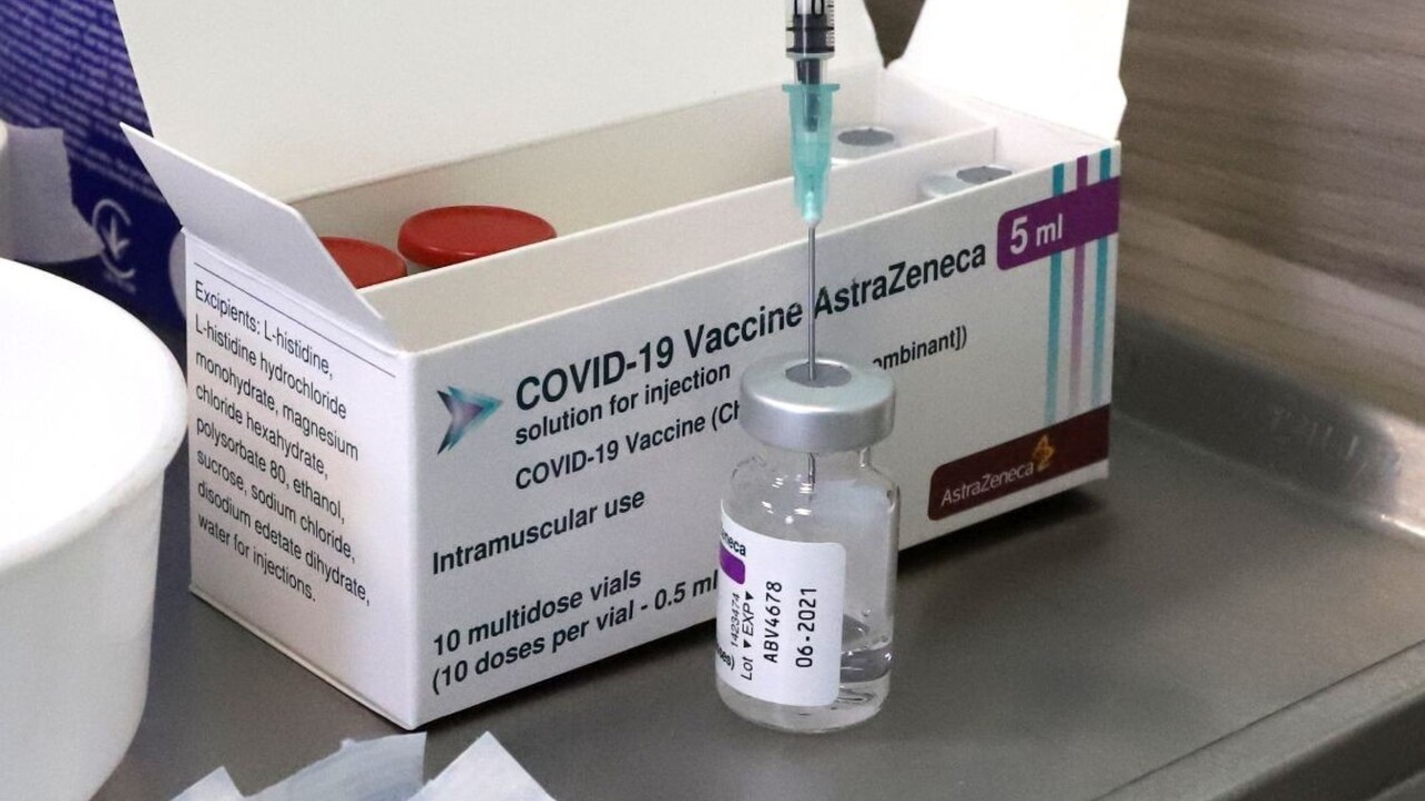 Írsko pozastavilo očkovanie vakcínou od firmy AstraZeneca