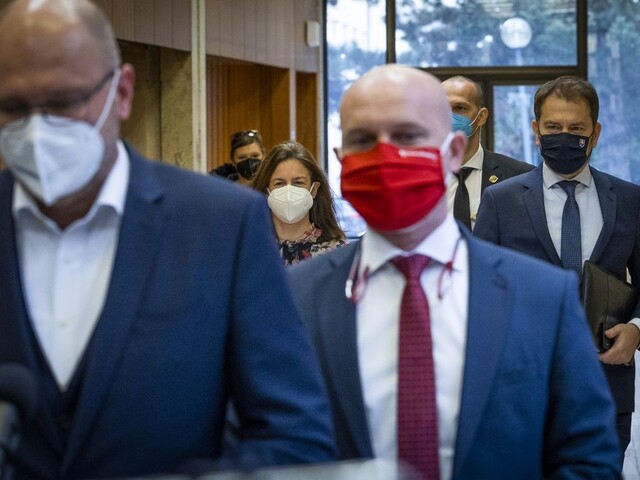 Rozpory sa neodstránili, tvrdí OĽANO. Za krízu sa ospravedlnilo