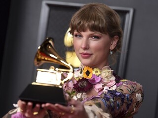 S oneskorením rozdali ceny Grammy, 63. ročníku dominovali ženy