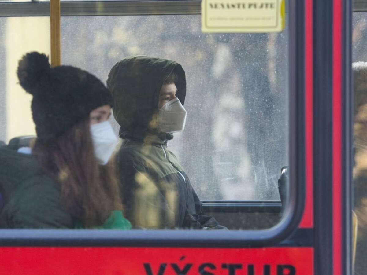 Skontrolujte si respirátor, od pondelka je v interiéroch povinný