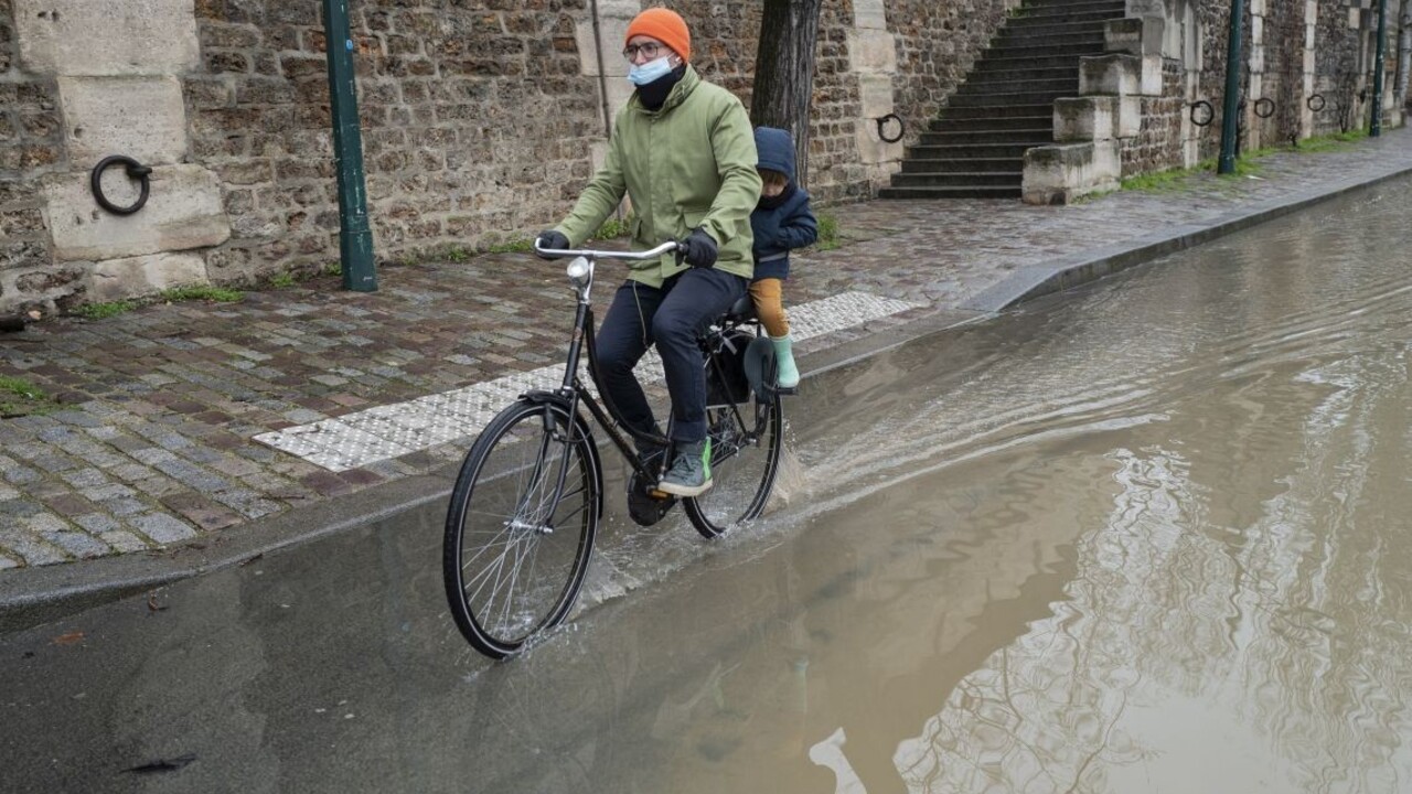 Z Francúzska hlásia nový variant vírusu, objavili ho v nemocnici
