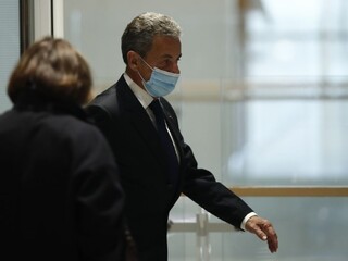Francúzsky exprezident sa opäť postaví pred súd, hrozí mu väzba