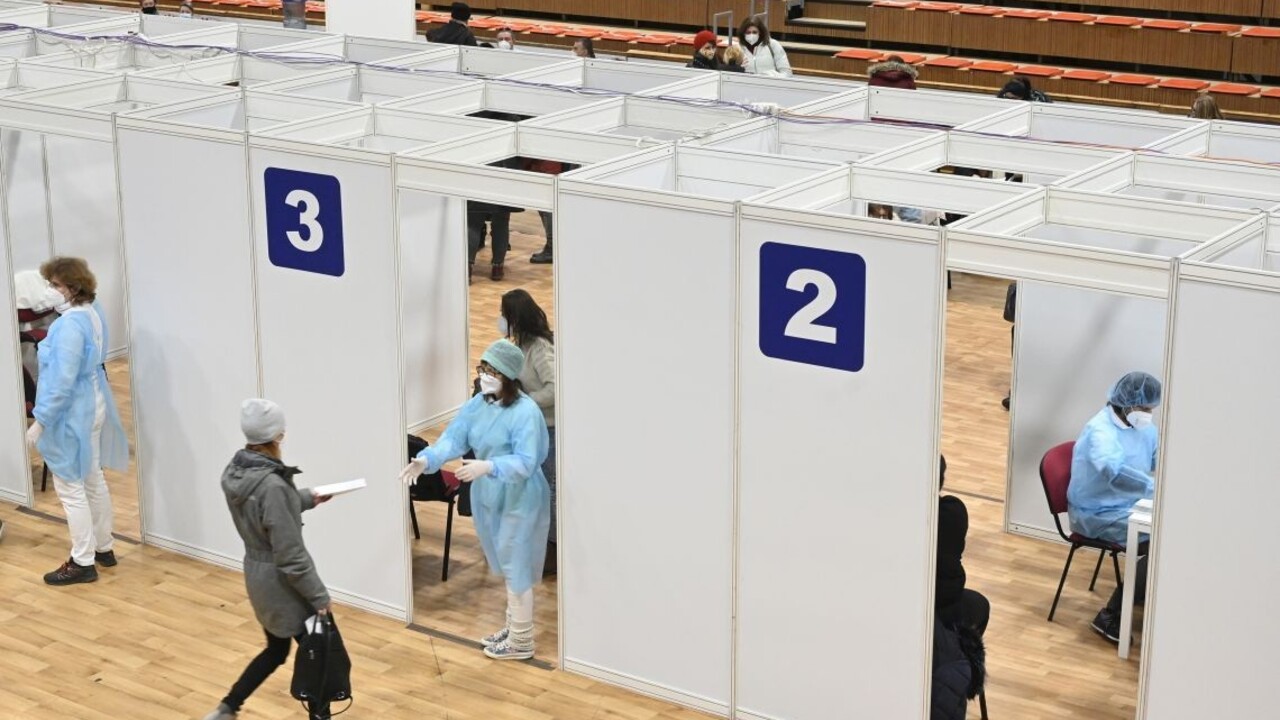Veľké očkovacie centrum otvoria po prvýkrát aj v Trenčíne