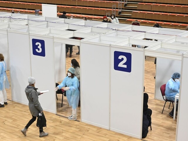 Veľké očkovacie centrum otvoria po prvýkrát aj v Trenčíne