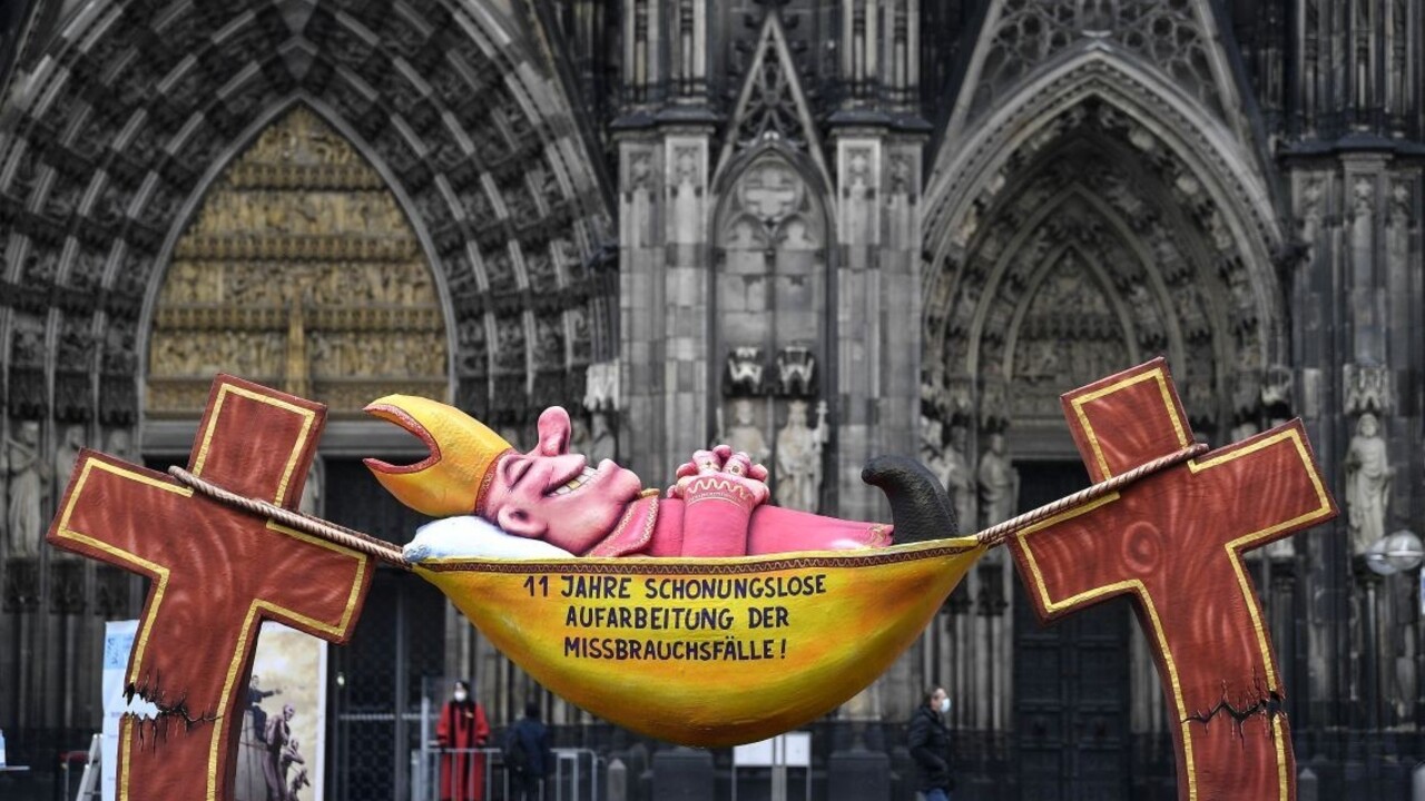 Vysokí cirkevní hodnostári tutlali sexuálne delikty. Obetí sú stovky