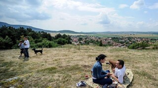 Cesty, školstvo, boj s vírusom. Na toto dostali regióny milióny eur