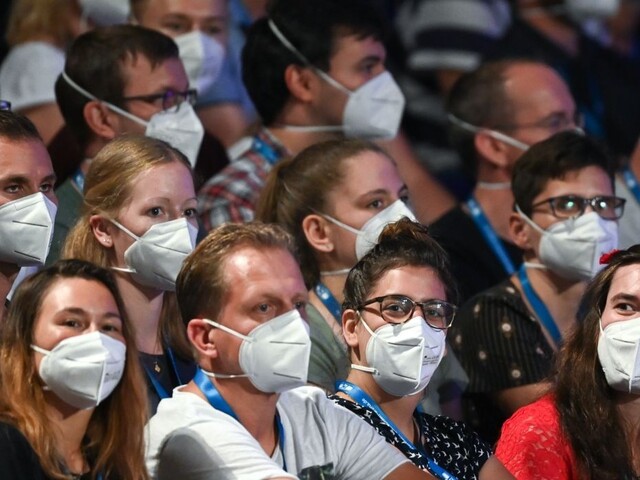 KN95 či FFP2? Upresnili, aké respirátory treba mať v interiéroch
