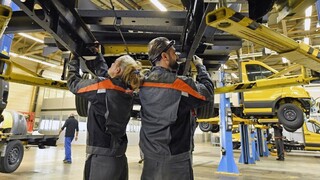 Klesá záujem o kúpu áut. Pre ekonomiku to nie je dobrá správa